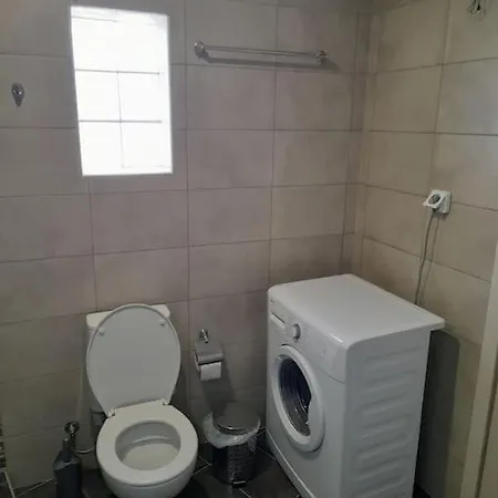 ομορφο νεο στην πολη της ιτεας Apartamento