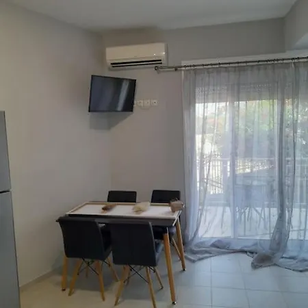 ομορφο νεο στην πολη της ιτεας Ιτέα