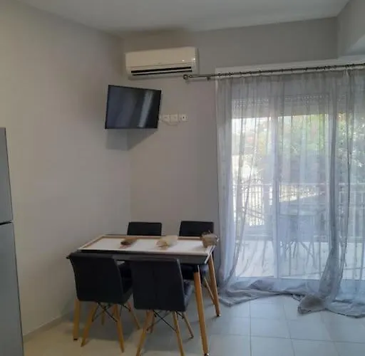 ομορφο νεο στην πολη της ιτεας Itea